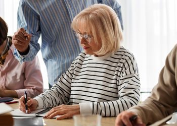 Les 10 pistes du Conseil de l’âge pour lutter contre l’âgisme
